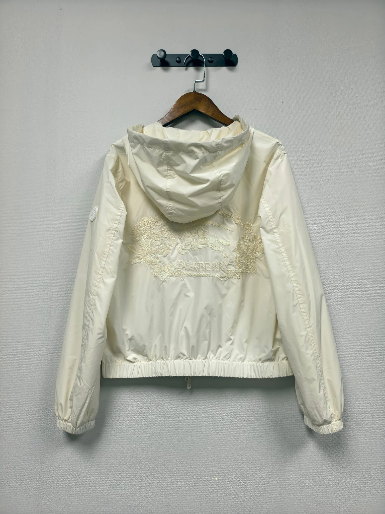 Куртки И Пуховики Женские Burberry 18151036