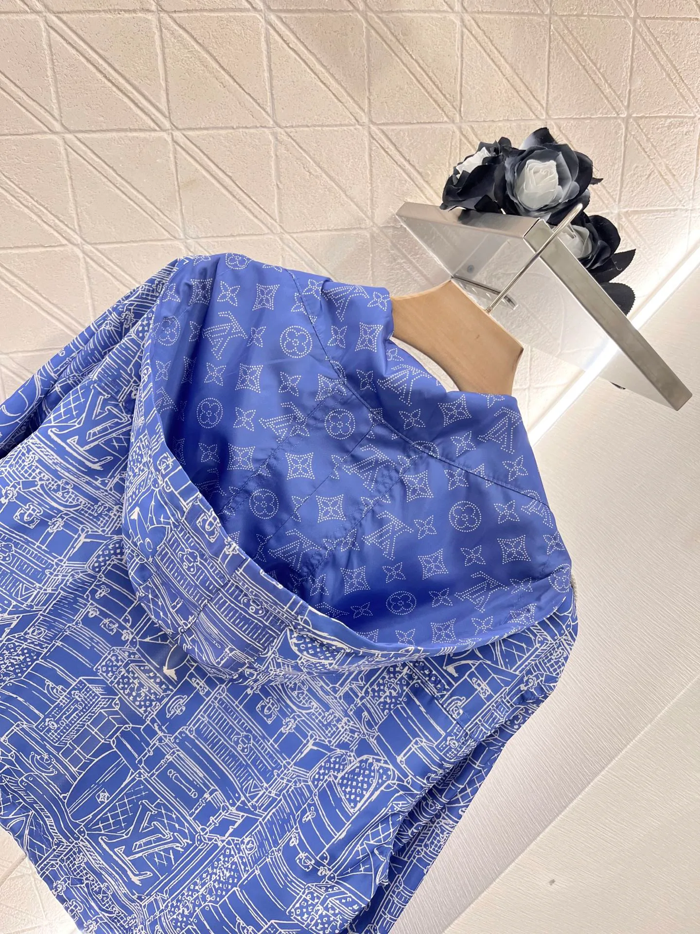 Куртки И Пуховики Женские Louis Vuitton 35511