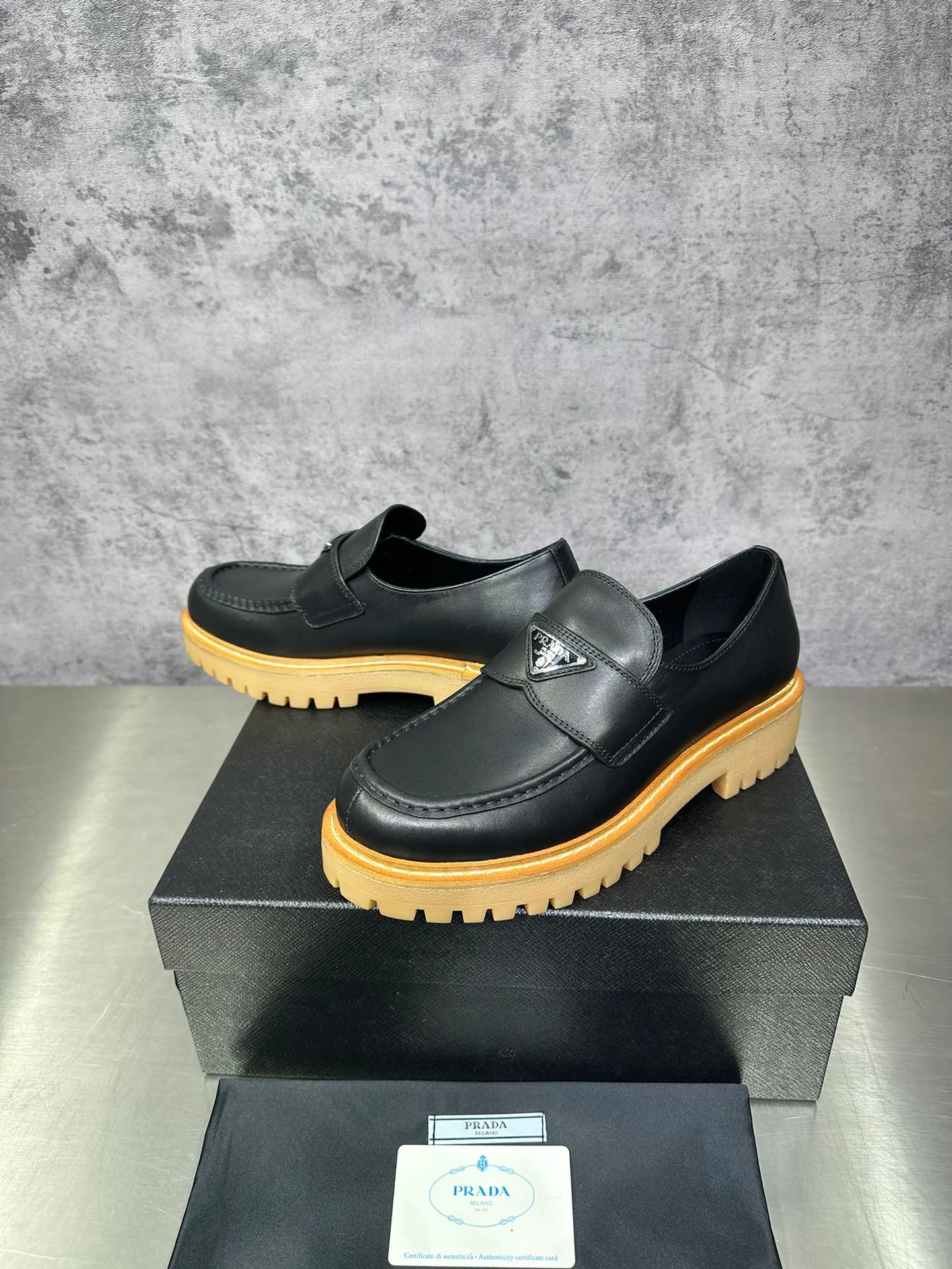 Лоферы И Туфли Мужские Prada 19687917