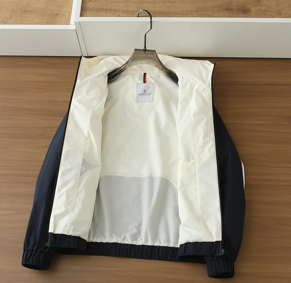 Куртки И Пуховики Мужские Moncler 17524018