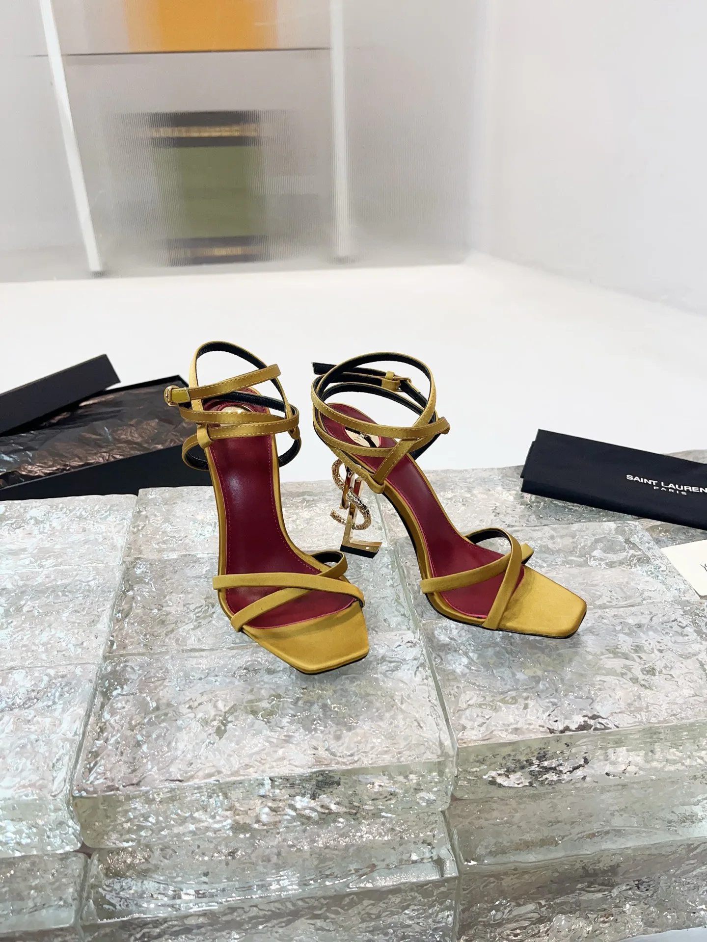 Босоножки Женские Saint Laurent 11278446