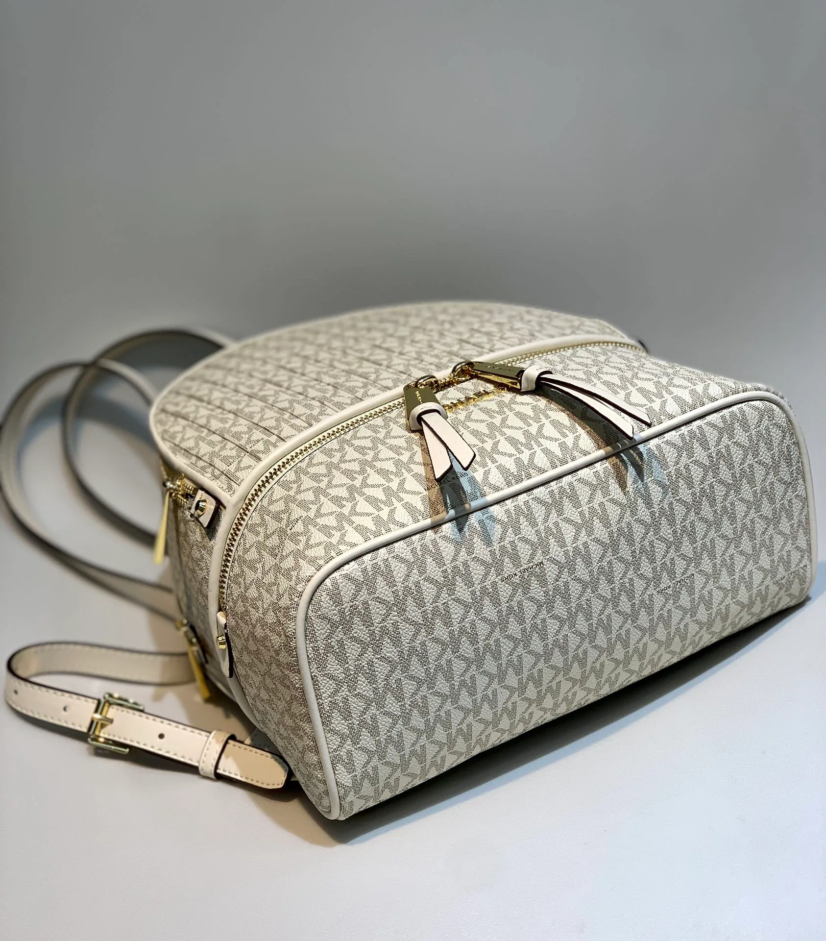 Рюкзаки Женские Michael Kors 803334