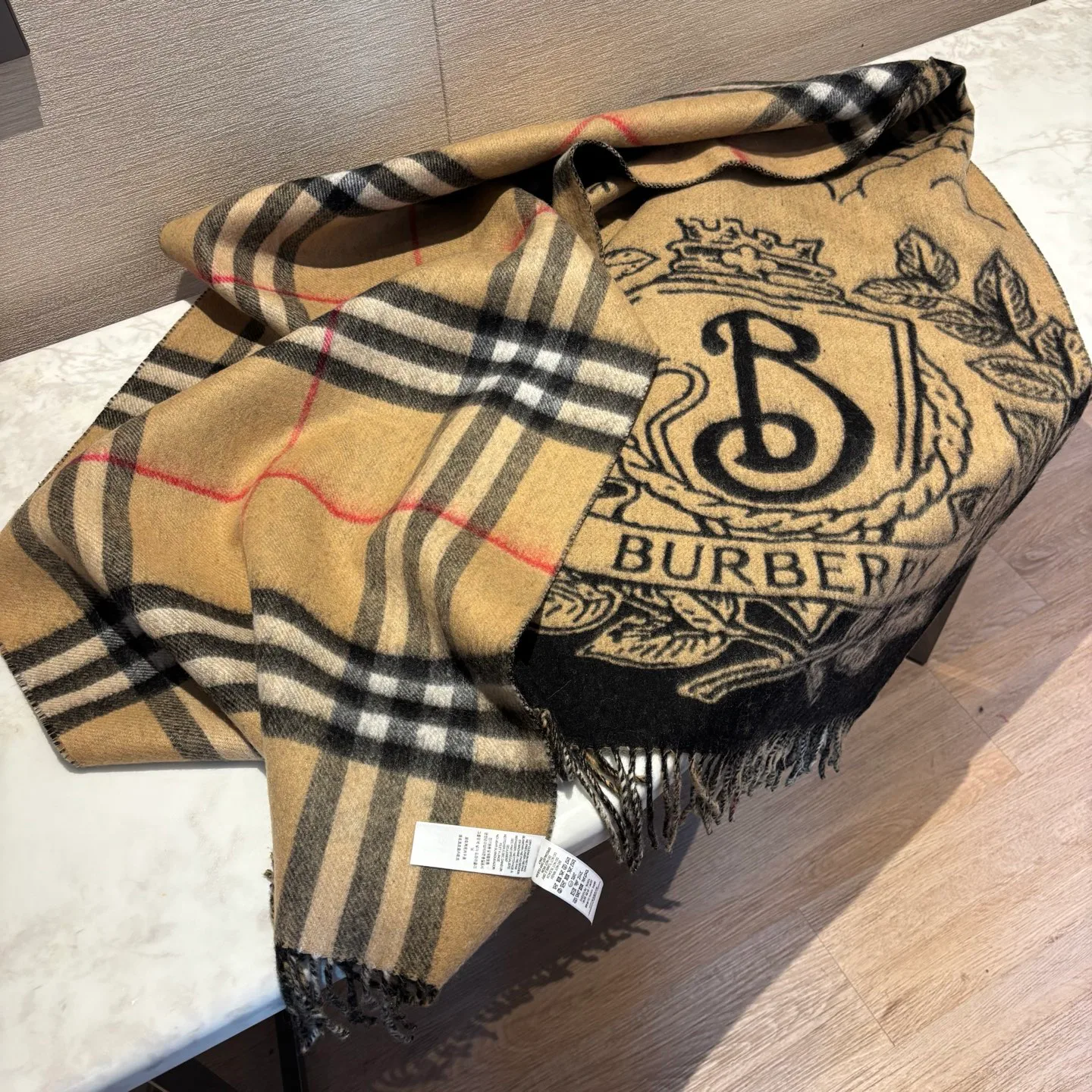 Шарфы Burberry 18507335