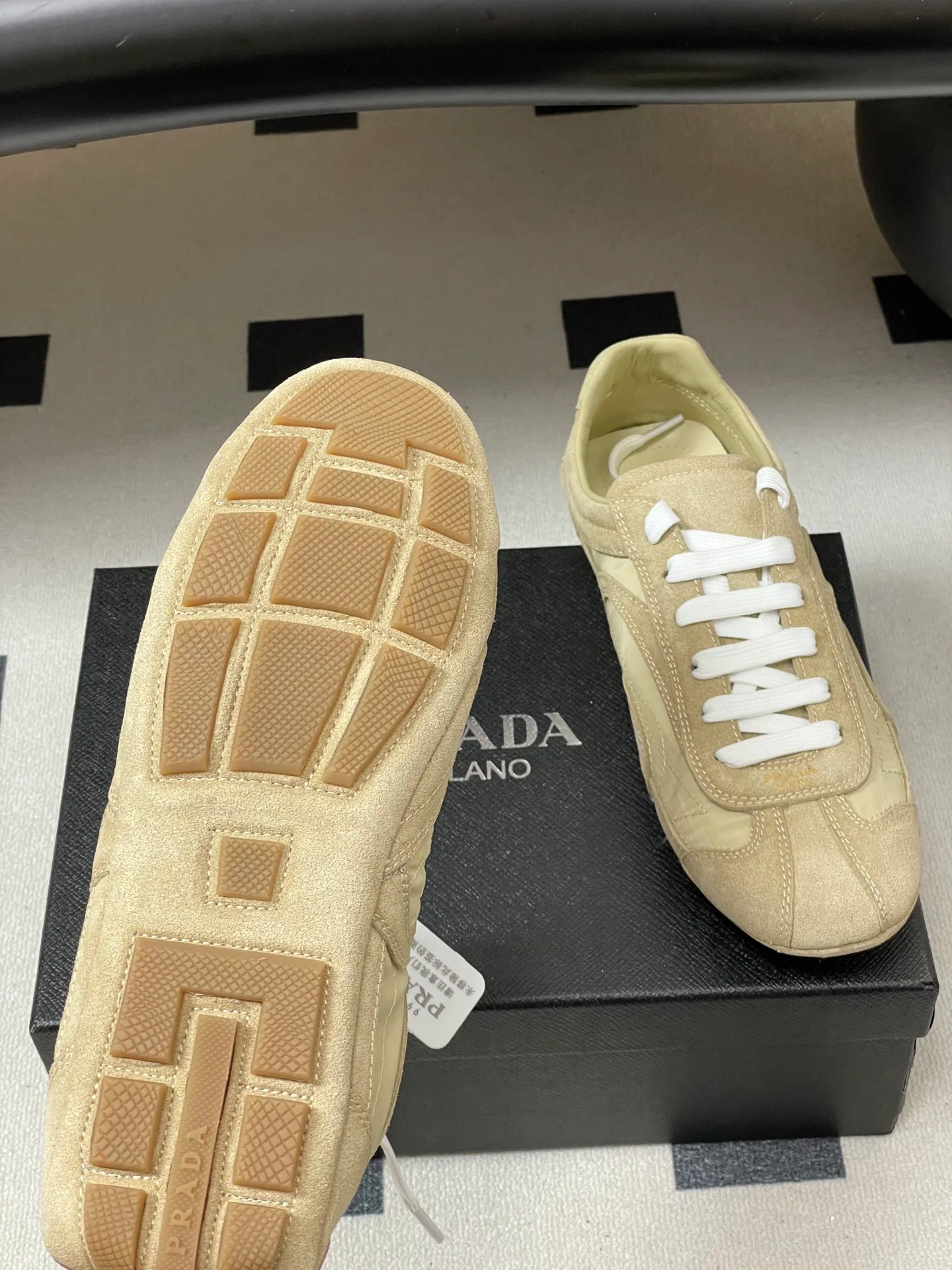 Кроссовки Женские Prada 12810935