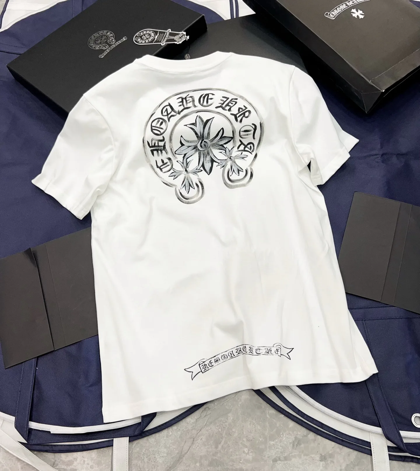 Футболки Женские Chrome Hearts 12729652