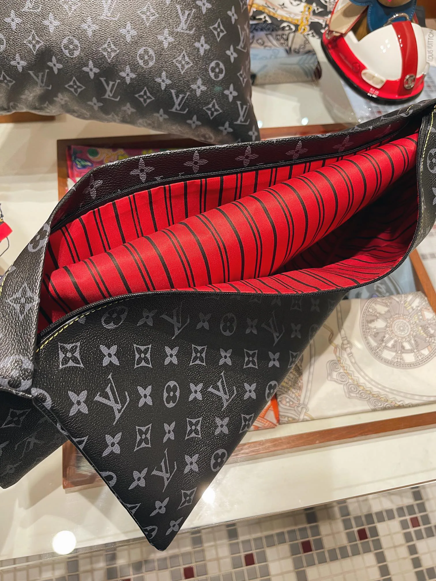 Текстиль Louis Vuitton 18222632