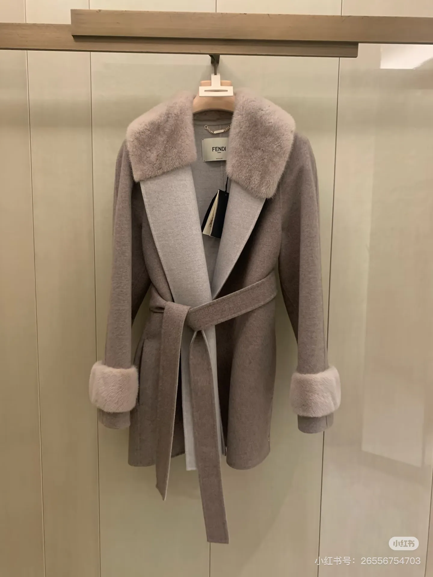Куртки И Пуховики Женские Fendi 556939