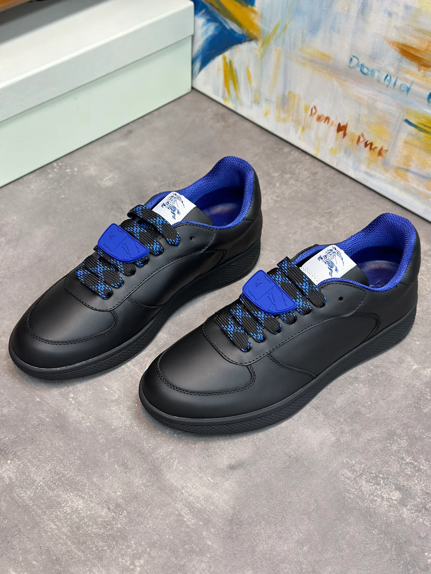 Кроссовки Женские Burberry 17420345