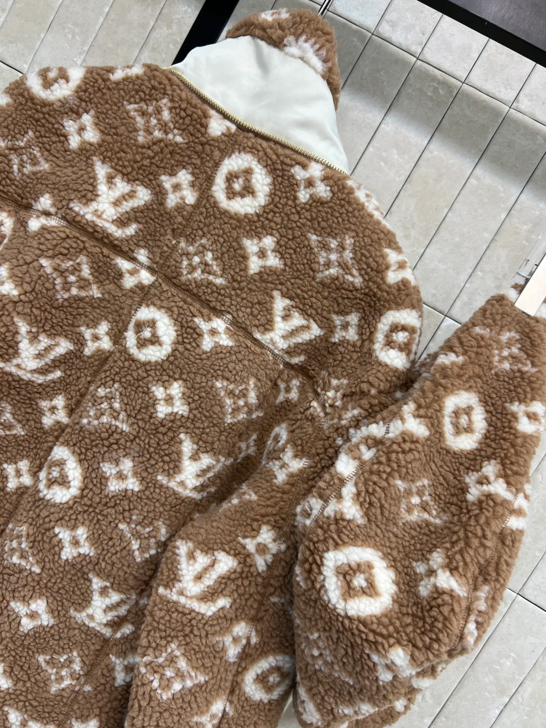 Куртки И Пуховики Женские Louis Vuitton 1763410