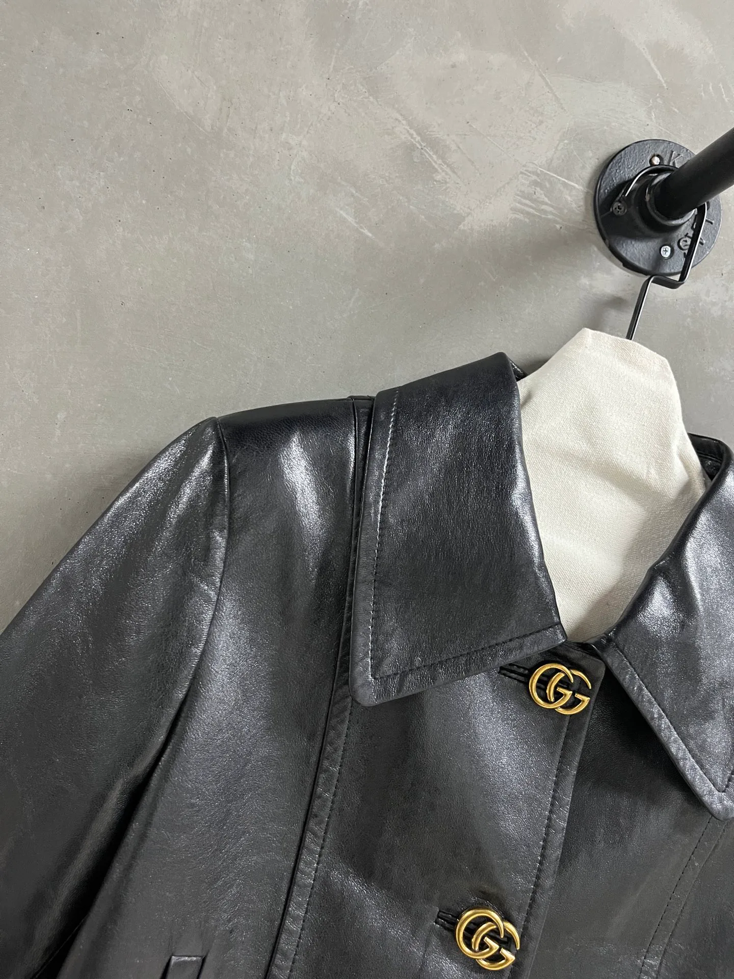 Кожаные Куртки И Дублёнки Женские Gucci 18172654