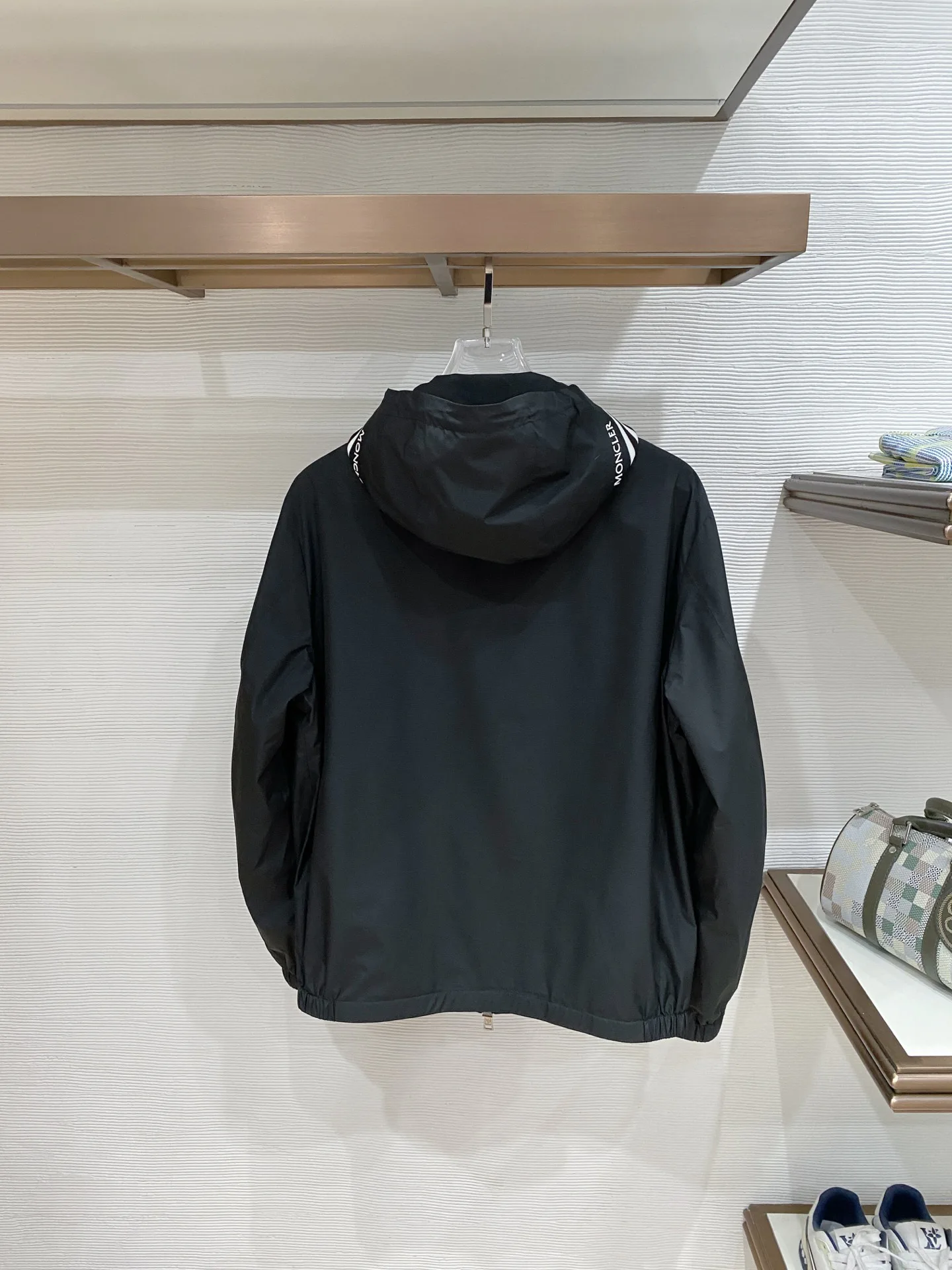 Куртки И Пуховики Мужские Moncler 11584619