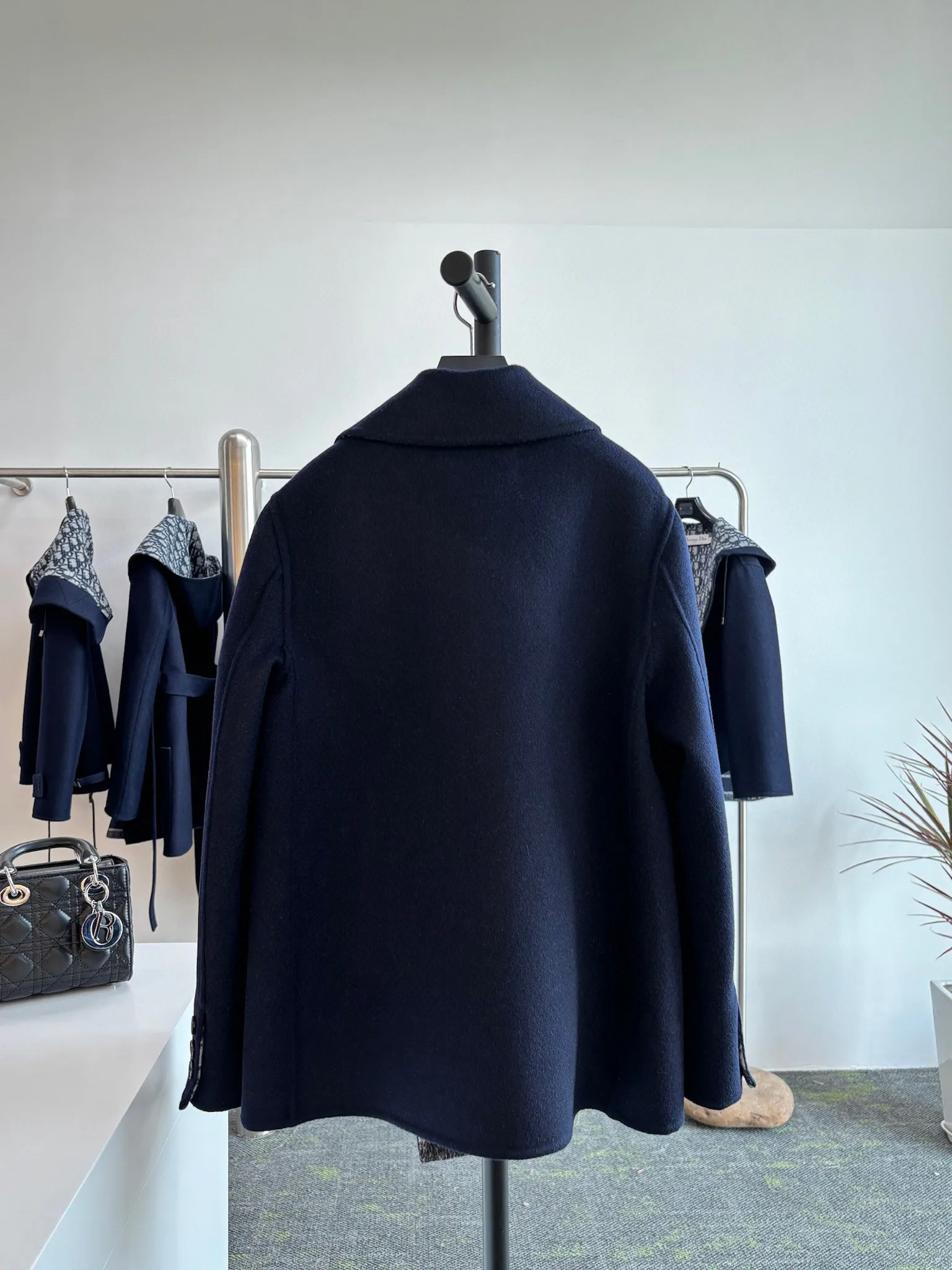 Куртки И Пуховики Женские Christian Dior 520852