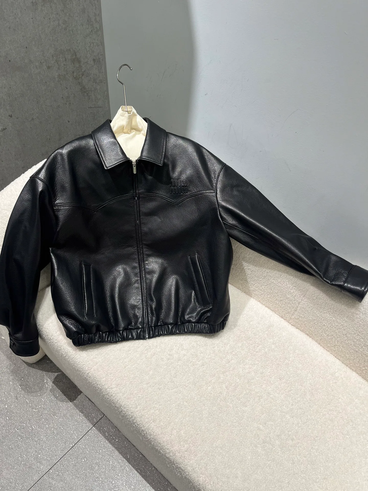 Кожаные Куртки И Дублёнки Мужские Miu Miu 13311012