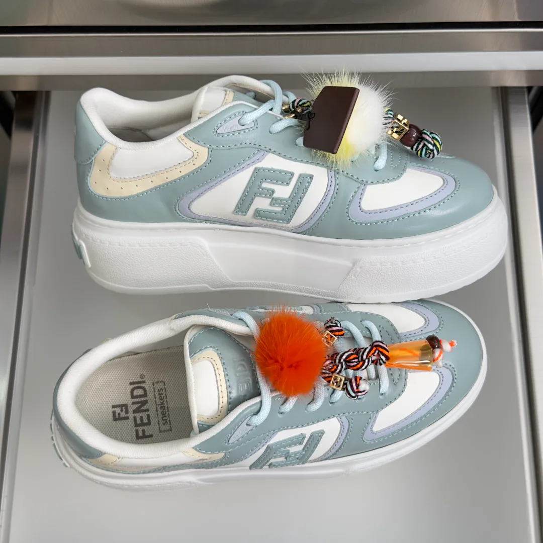 Кроссовки Женские Fendi 17950680