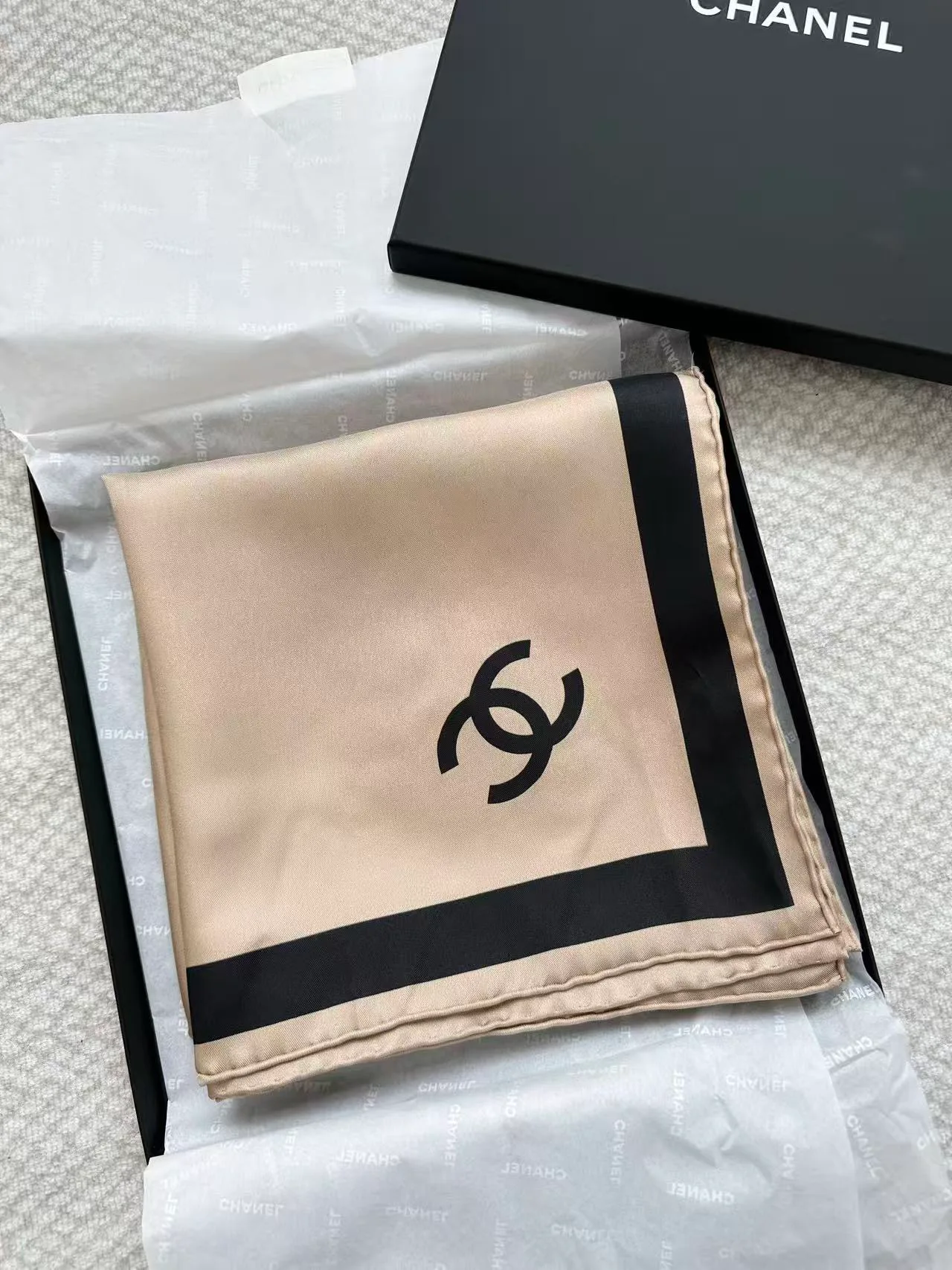Платки Chanel 18329408