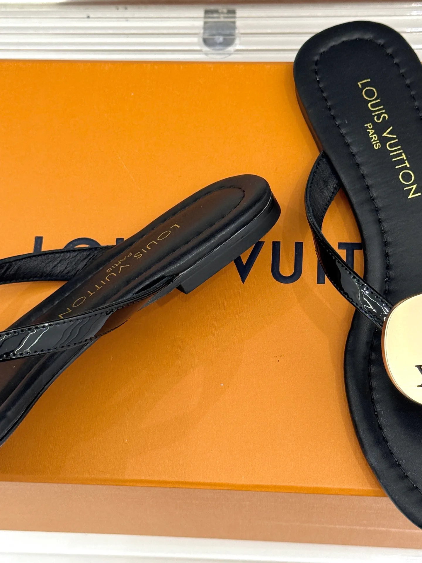 Шлепанцы Женские Louis Vuitton 17596991