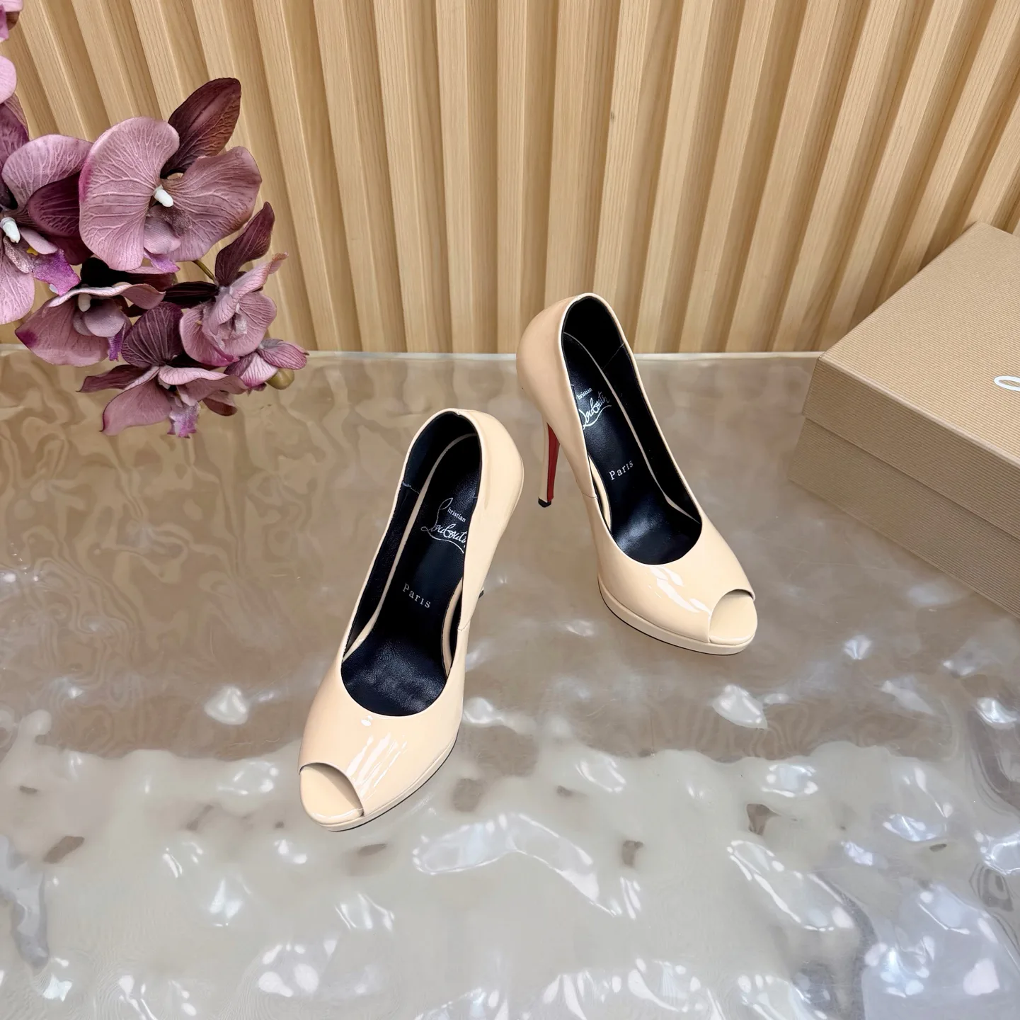 Босоножки Женские Christian Louboutin 9707815