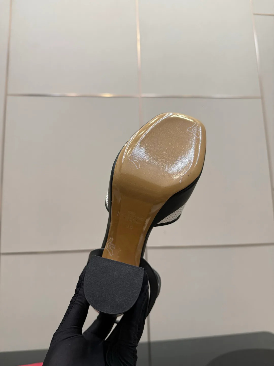 Босоножки Женские Valentino 13241317