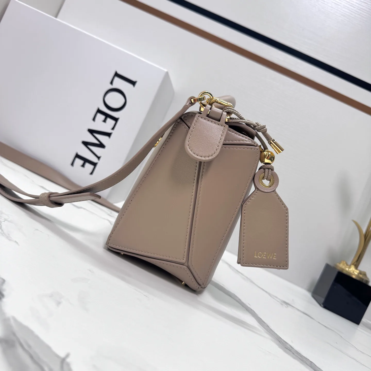 Классические Сумки Женские Loewe 17270396