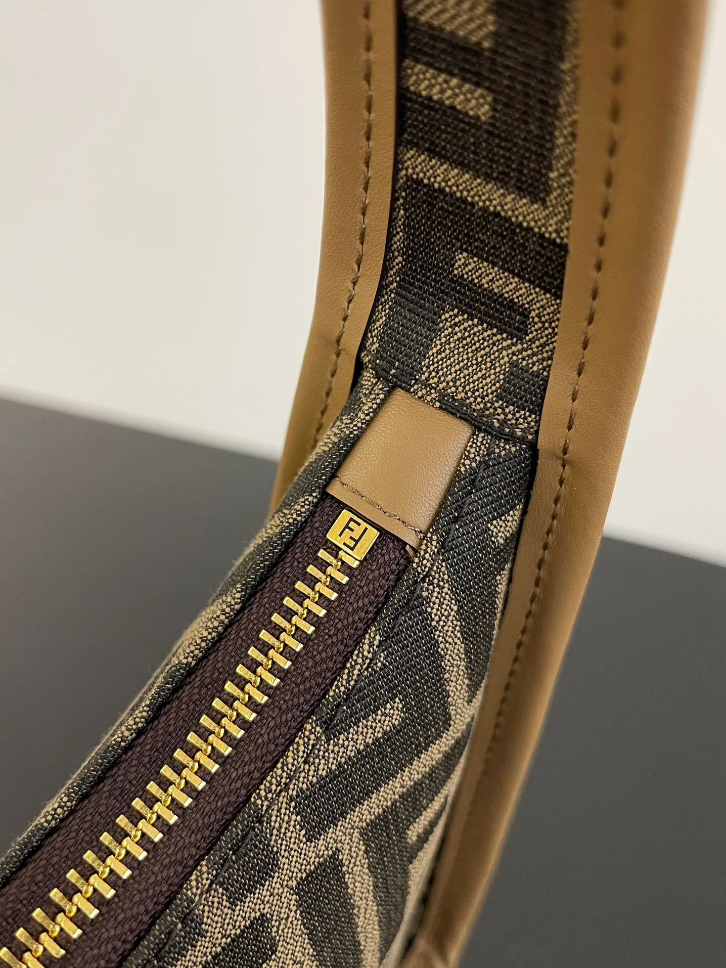 Классические Сумки Женские Fendi 13234541