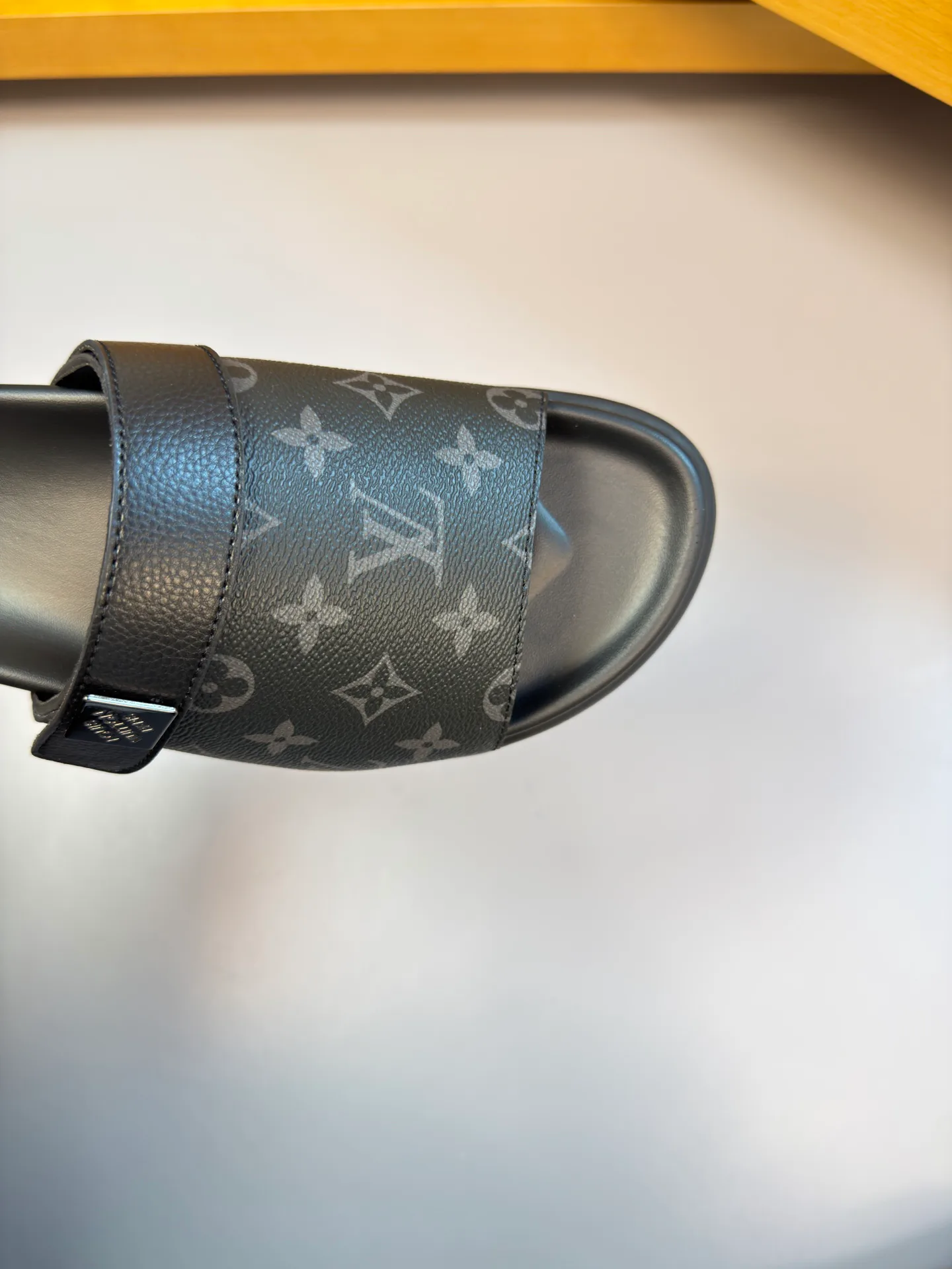 Шлепанцы Женские Louis Vuitton 11745534