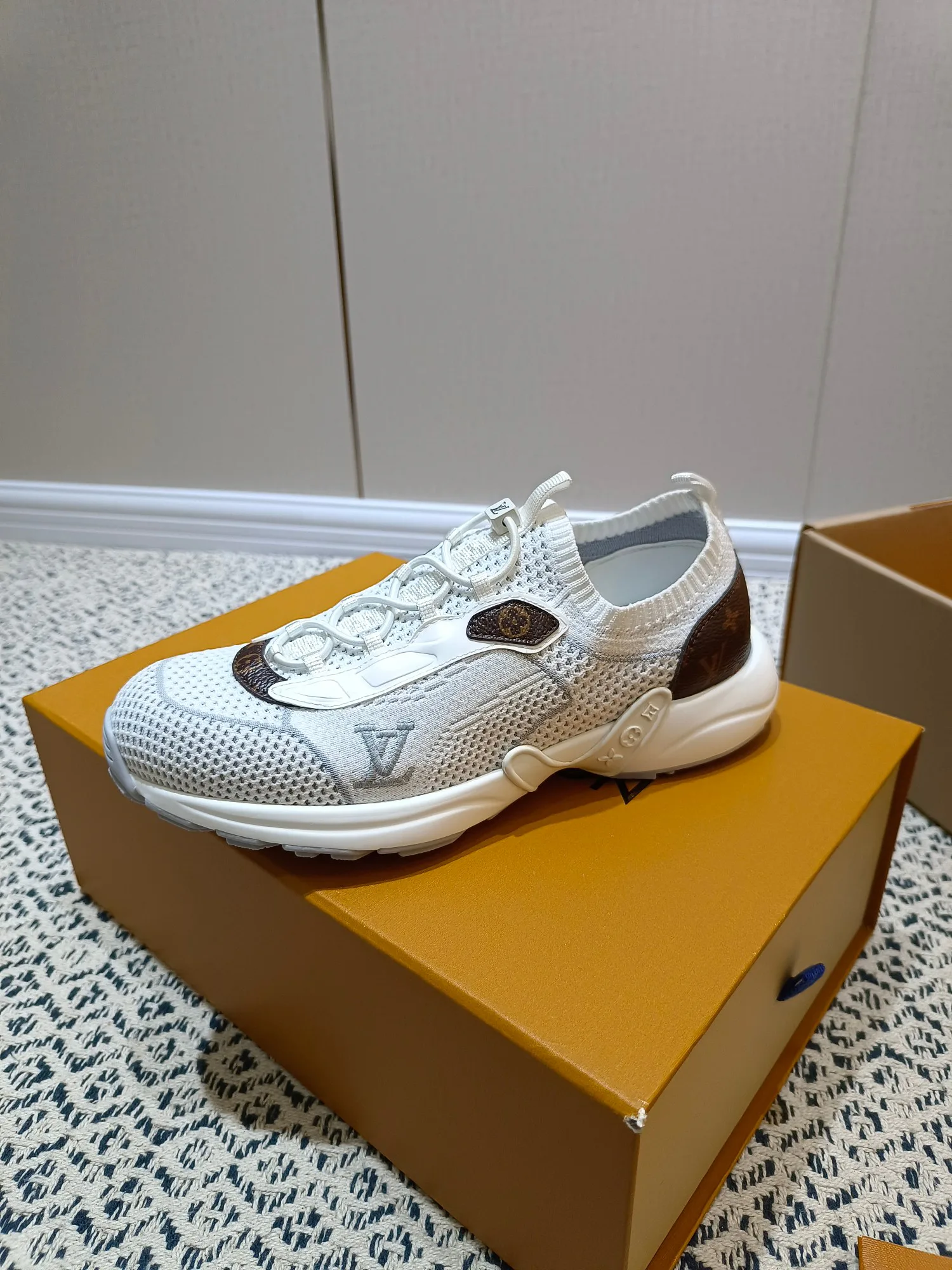 Кроссовки Женские Louis Vuitton 60776