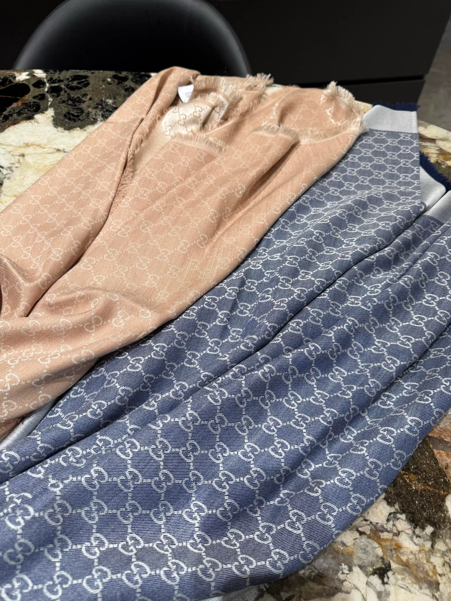 Шарфы Gucci 17448578