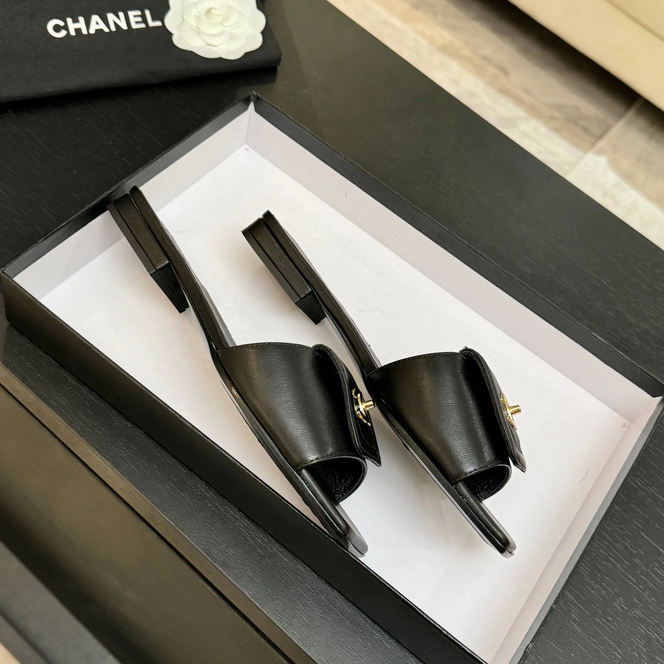 Шлепанцы Женские Chanel 11659008