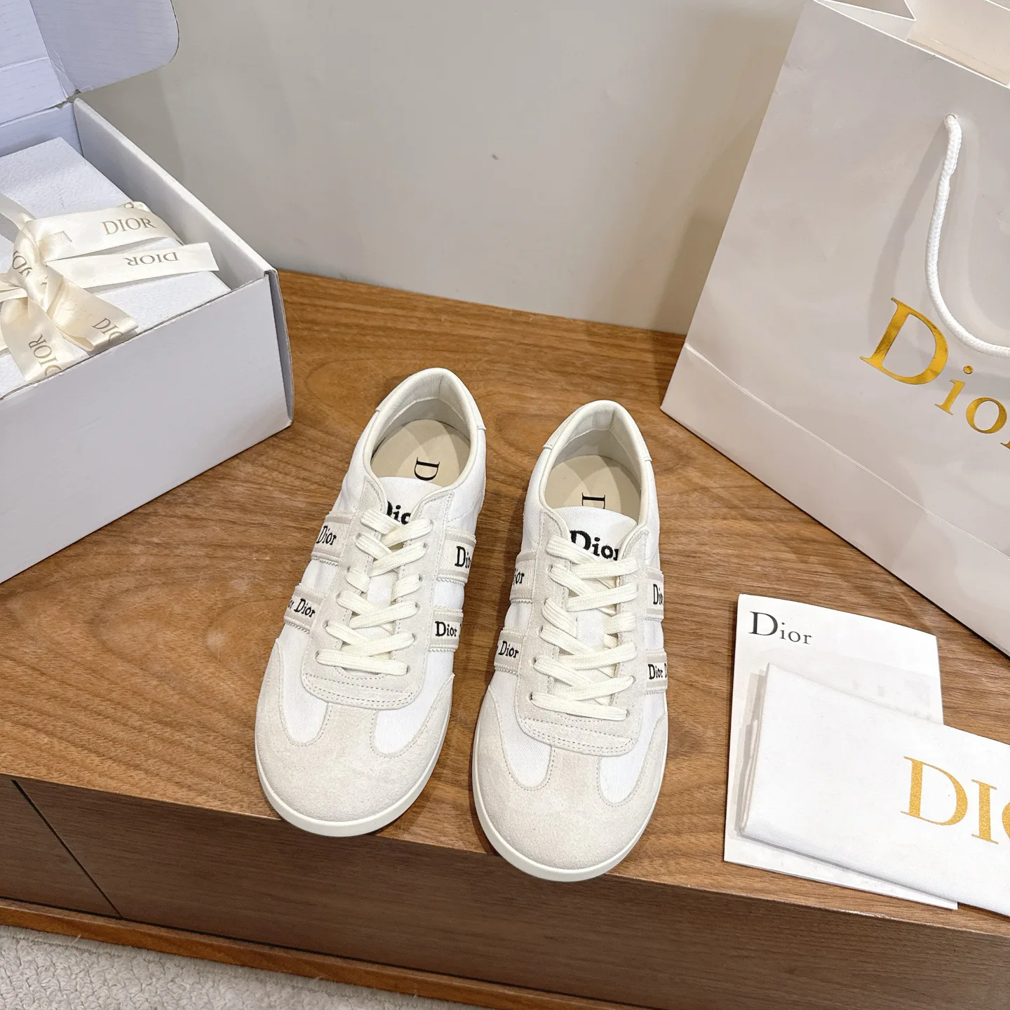 Кроссовки Женские Christian Dior 17467321