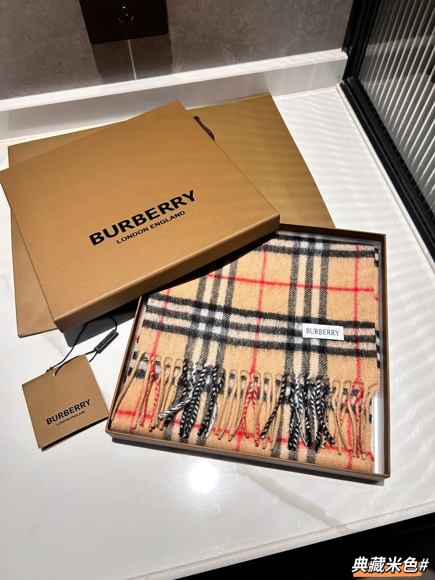 Шарфы Burberry 18507399