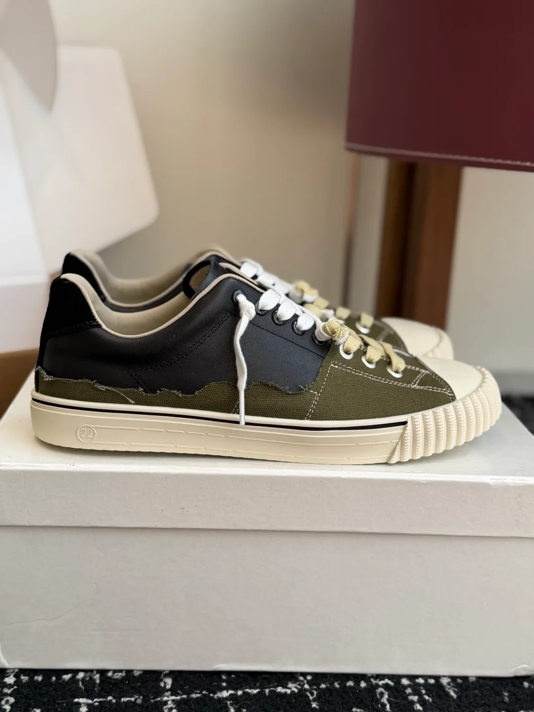 Кроссовки Женские Maison Margiela 17802577