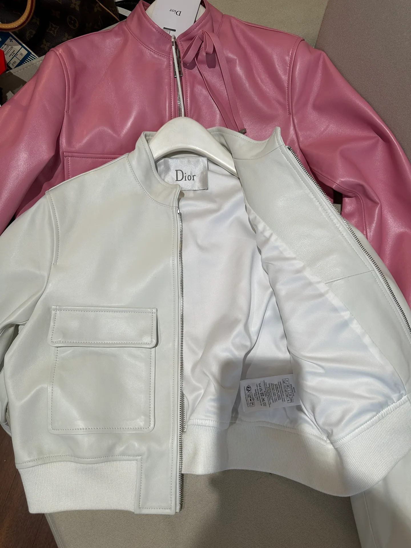 Кожаные Куртки И Дублёнки Женские Christian Dior 11679777
