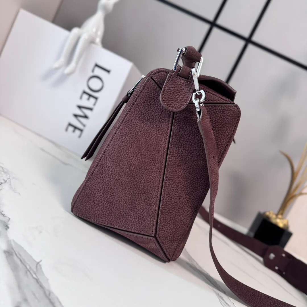 Классические Сумки Женские Loewe 11674526