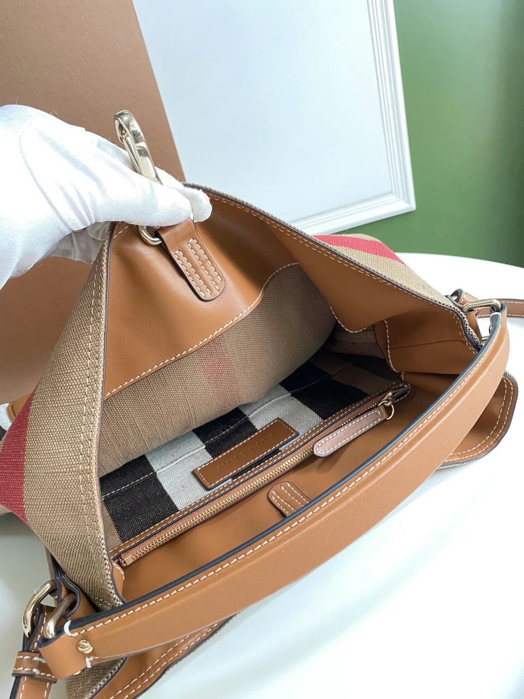 Сумки На Ремне Женские Bottega Veneta 4305174