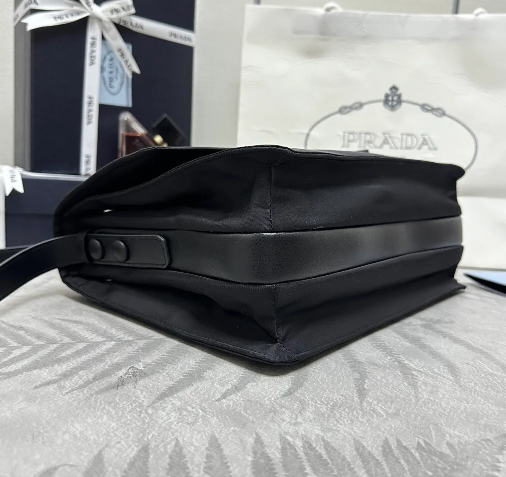 Сумки На Ремне Женские Prada 11682087