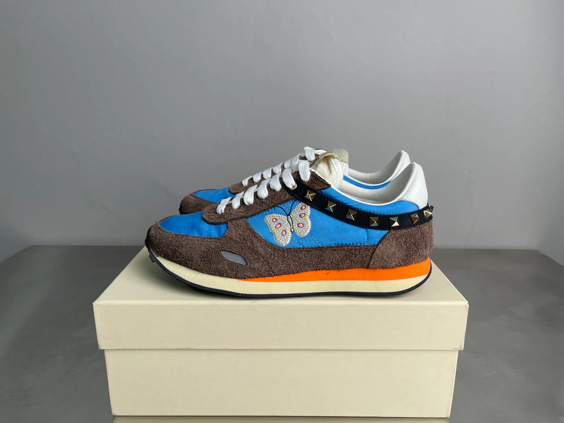 Кроссовки Женские Valentino 18039000