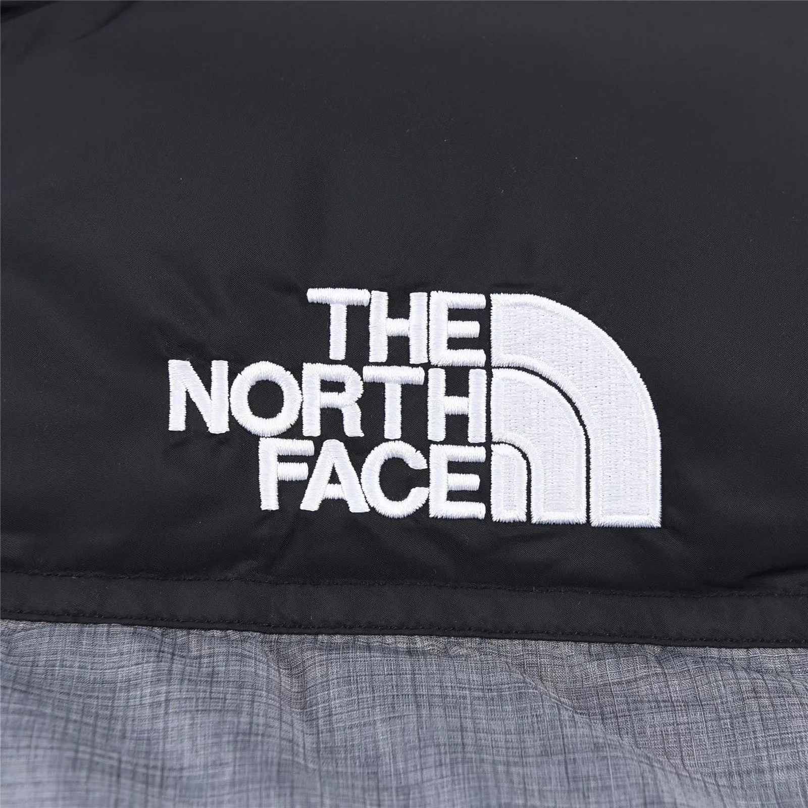 Жилеты Женские The North Face 19296960