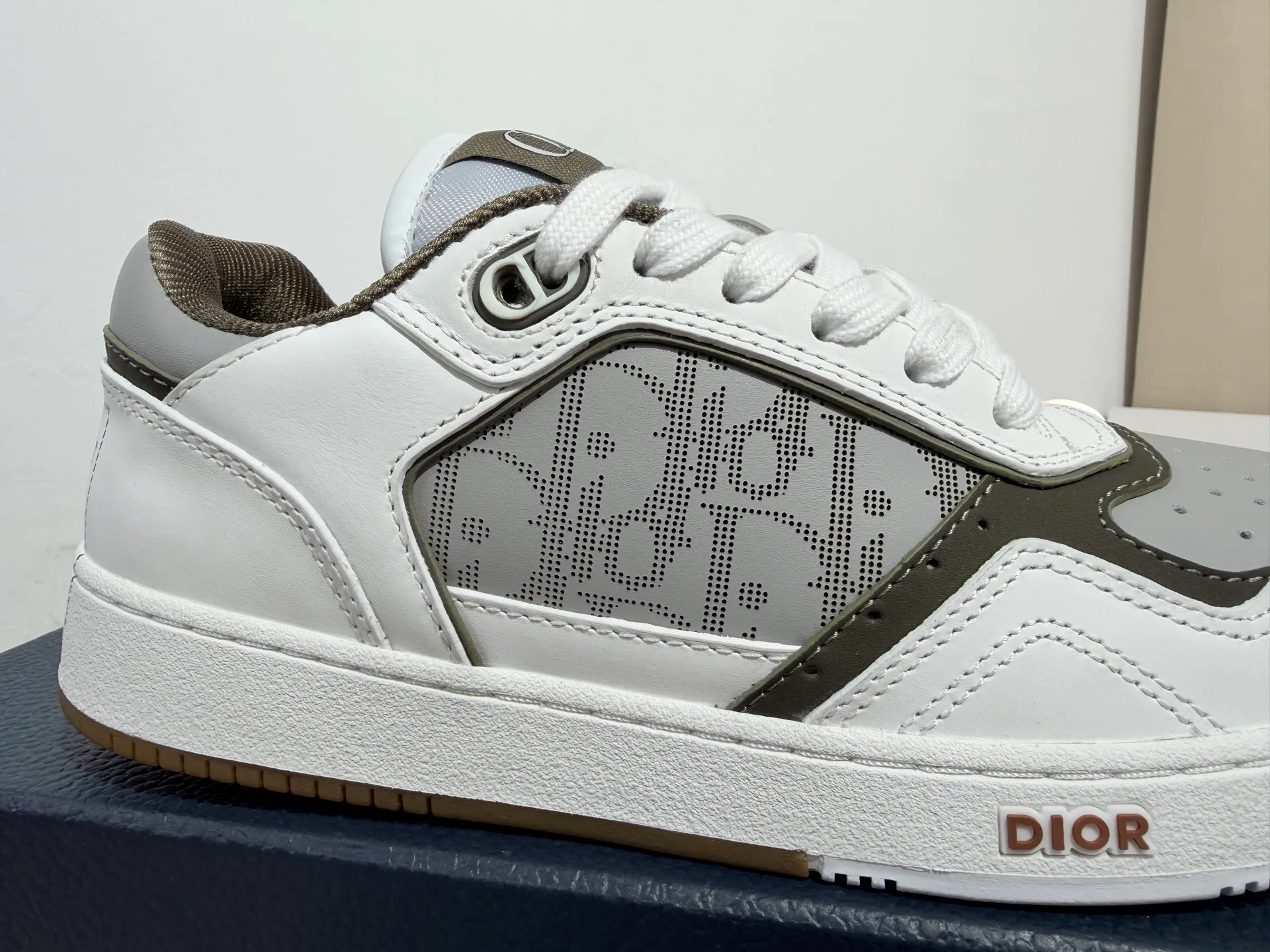Кроссовки Женские Christian Dior 11456079