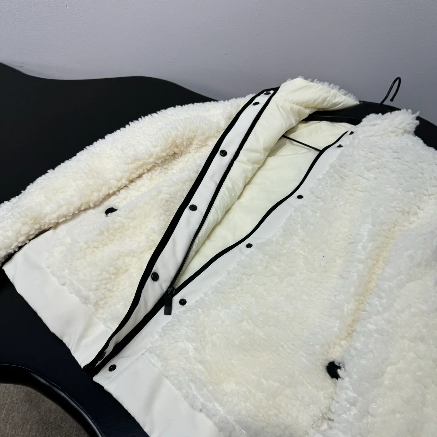 Куртки И Пуховики Женские Moncler 18679058