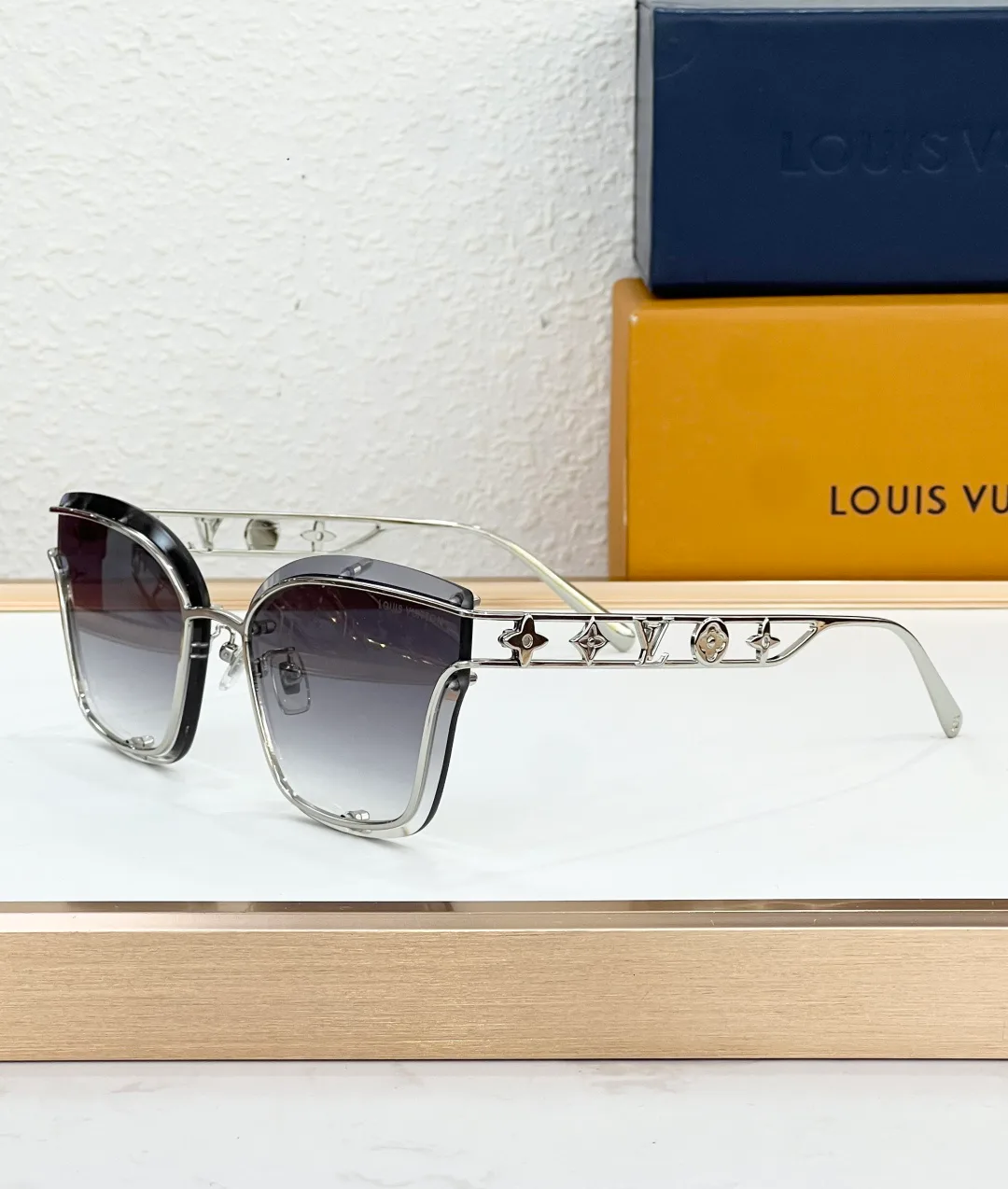 Очки Louis Vuitton 13434183