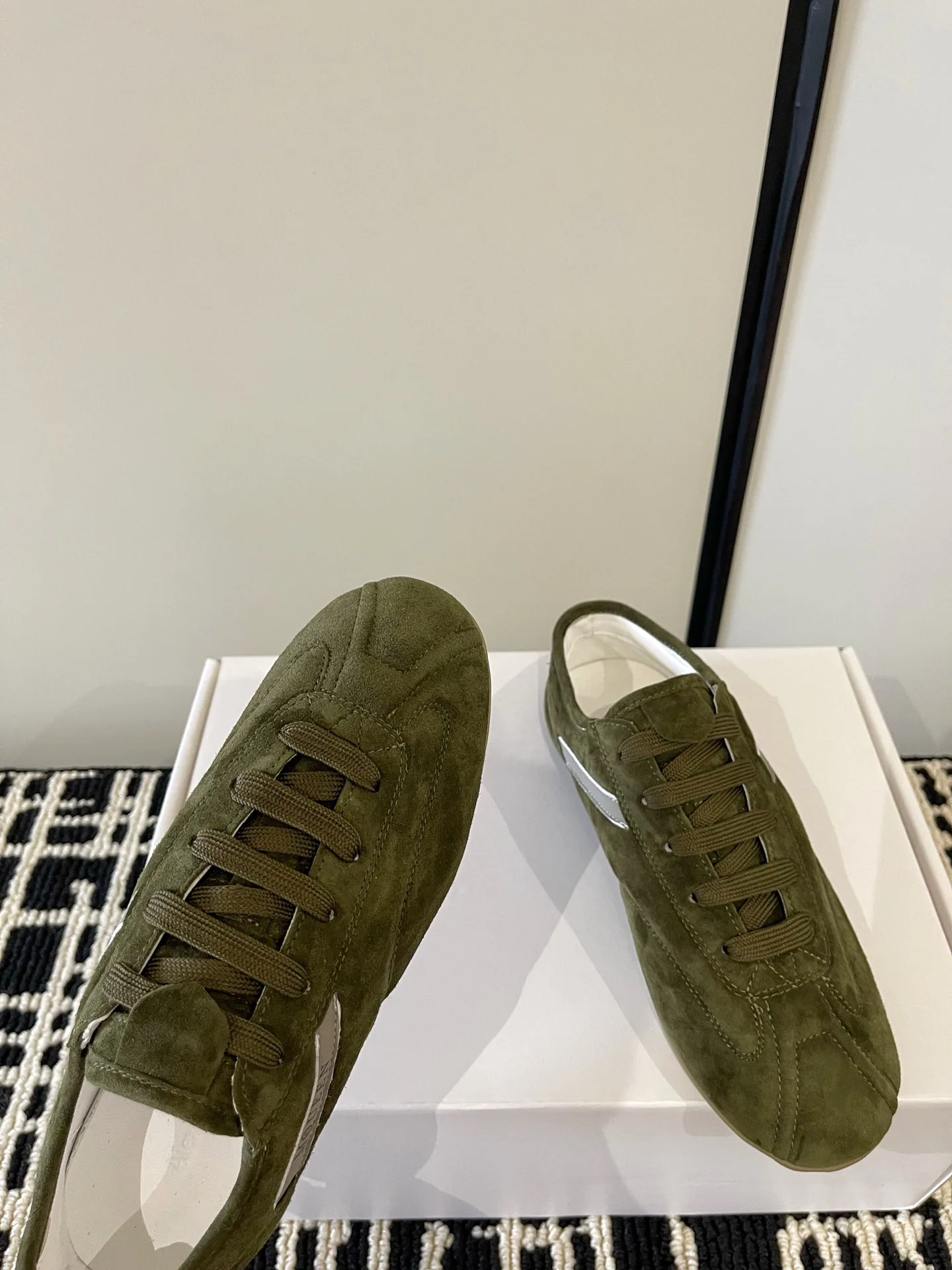 Кроссовки Женские Alexander Mcqueen 18386247