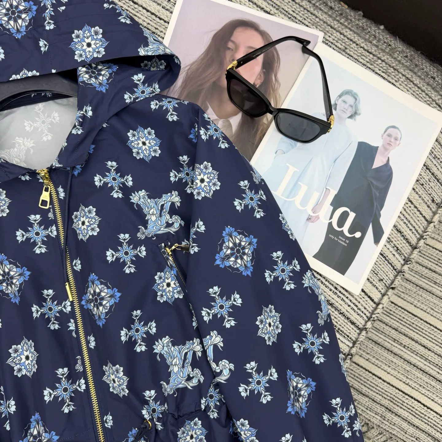 Куртки И Пуховики Женские Louis Vuitton 11227179