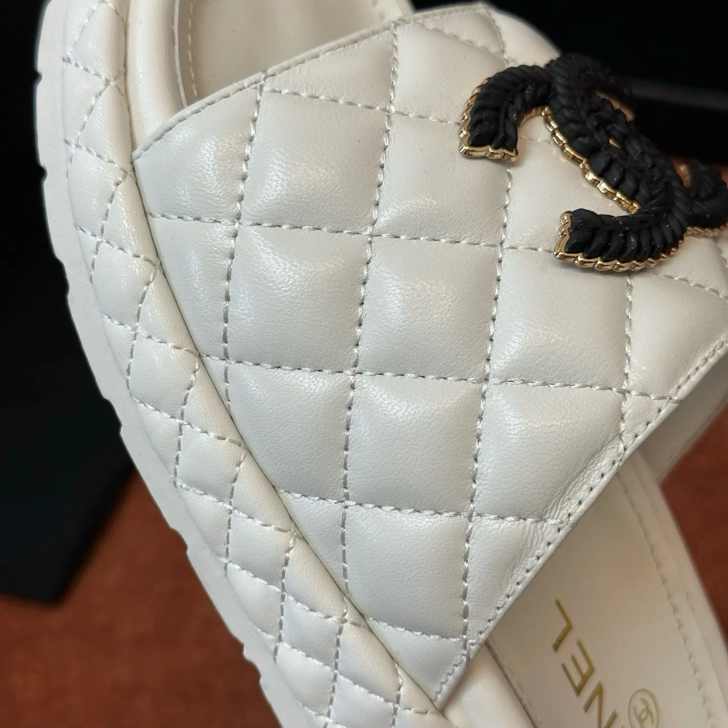 Шлепанцы Женские Chanel 18547