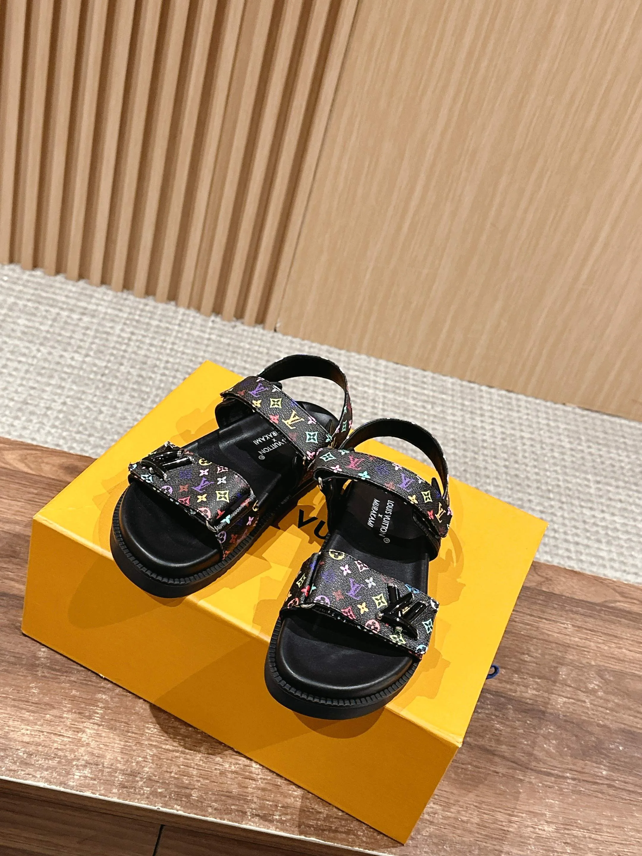 Сандалии Женские Louis Vuitton 29904