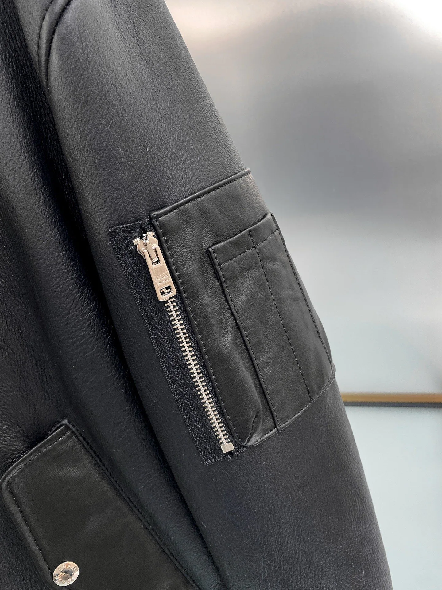 Кожаные Куртки И Дублёнки Мужские Prada 726861