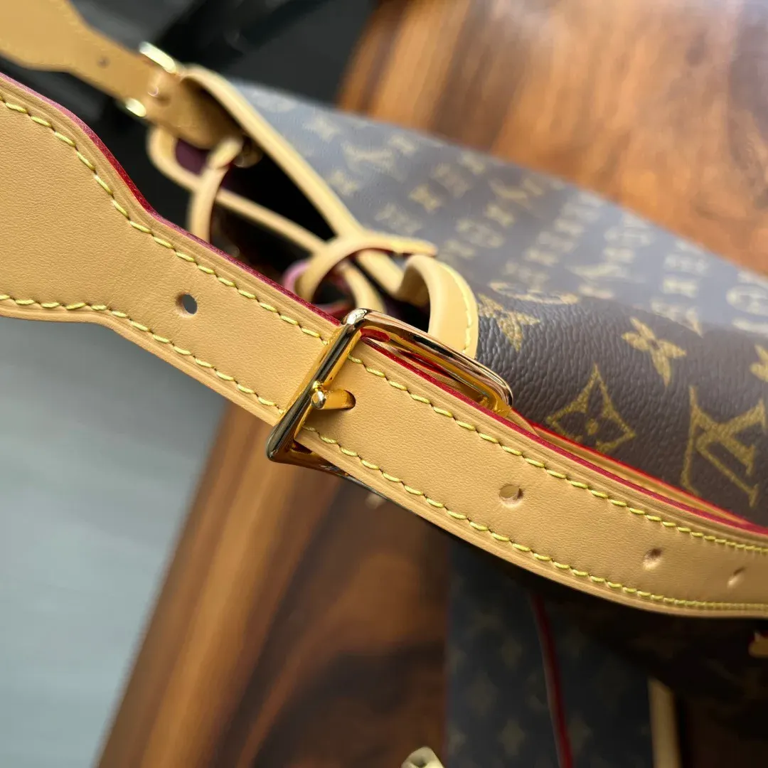 Клатчи Женские Louis Vuitton 724007