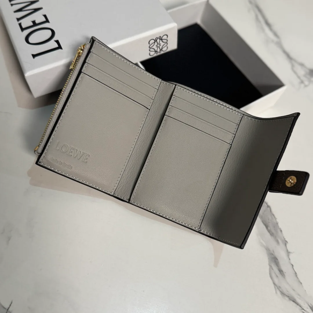 Клатчи Женские Loewe 17678706