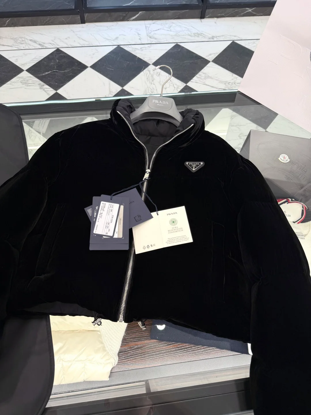 Куртки И Пуховики Женские Prada 19210146