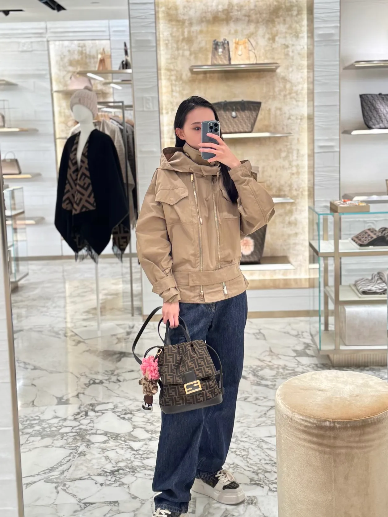 Куртки И Пуховики Женские Fendi 1565150