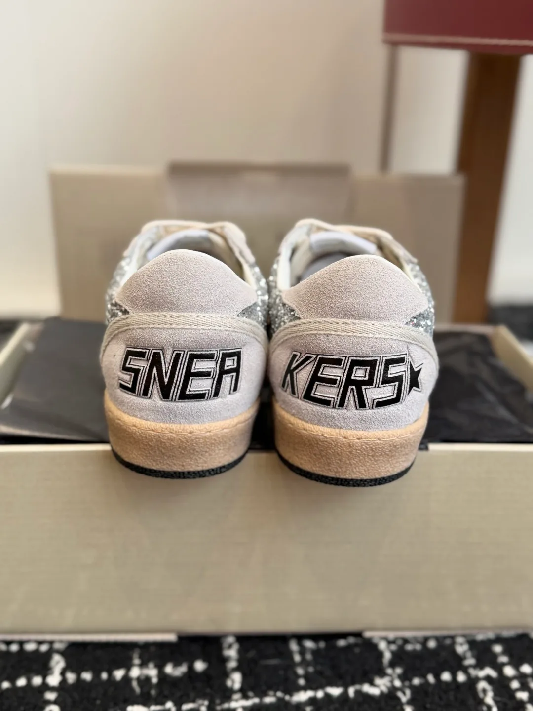 Кроссовки Женские Golden Goose 18305923